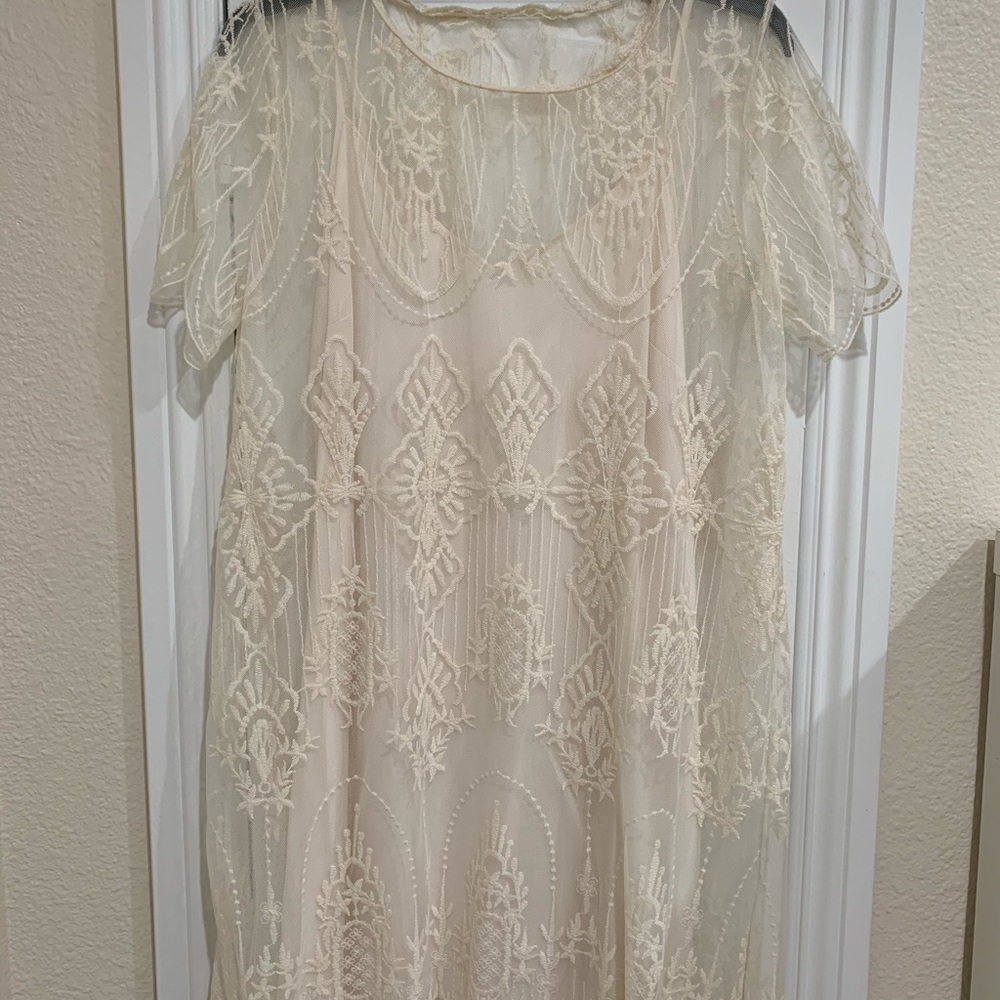 Short Sleeve Lace Shift Dress